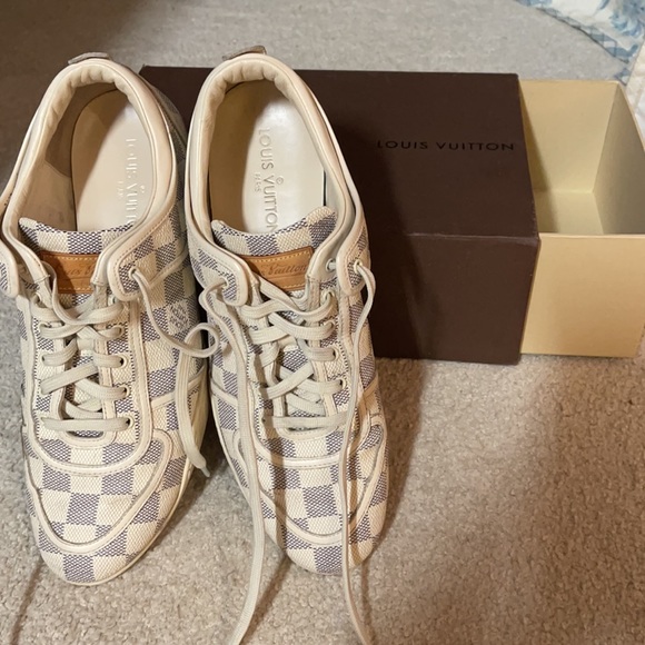 Louis Vuitton Sneakers - Picture 2 of 12